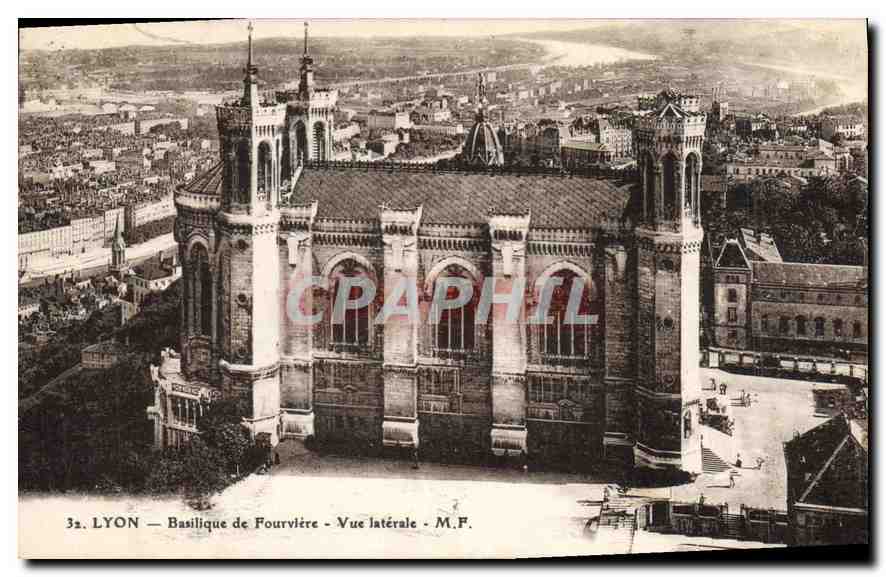 CPA Lyon Basilique de Fourviere Vue laterale