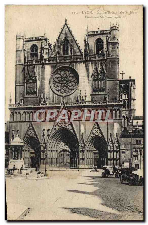 CPA Lyon Eglise Primatiale St Jean Fontaine St Jean Baptiste