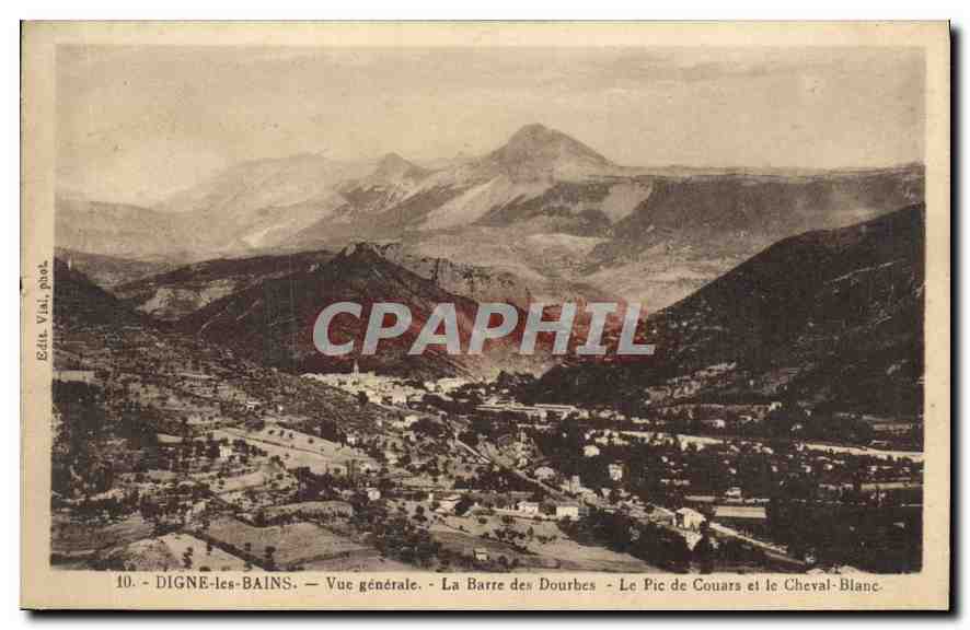 CPA Digne les Bains Vue generale La Barre des Dourbes Le Pic de Couars et le Cheval Blanc
