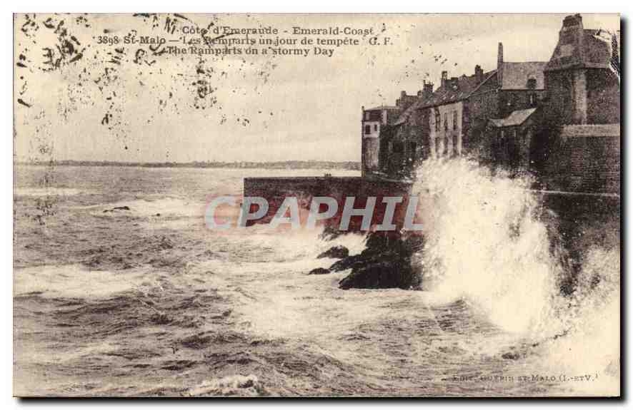 CPA Cote d'Emeraude Les Remparts un jour de tempete