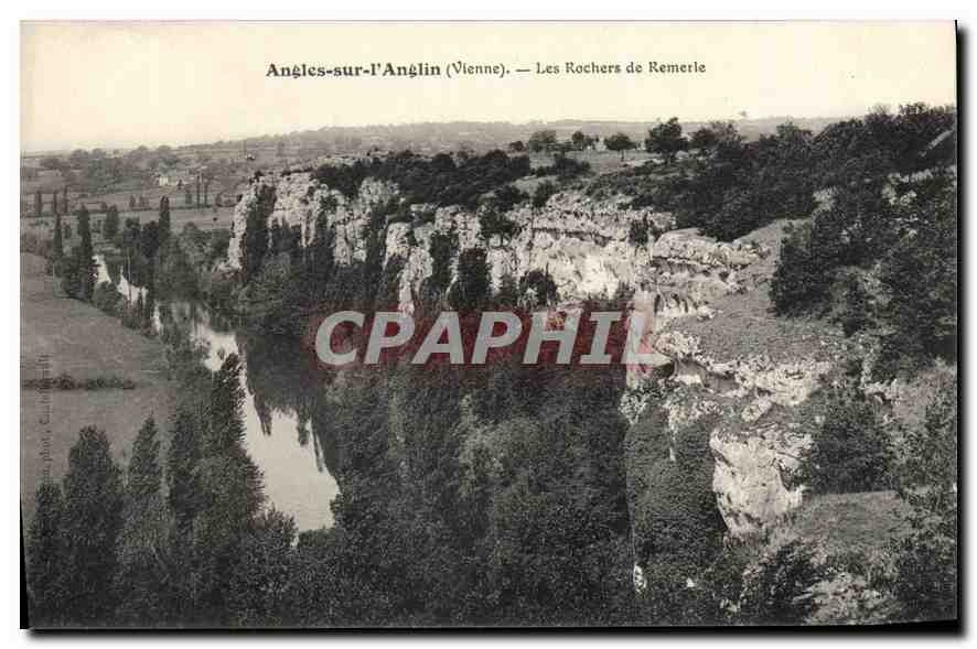 CPA Angles sur l'Anglin (Vienne) Les Rocher de Remerle