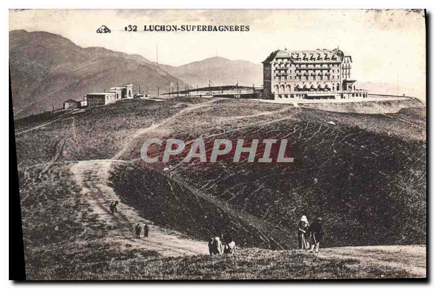 Luchon-Superbagnères — vue du bâtiment et des montagnes — éditeur inconnu, n° 132 - Anverso