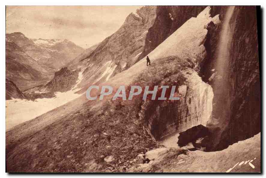 CPA Gavarnise (H P) Le gouffre de la cascade en hiver au fond l'entre du Cirque
