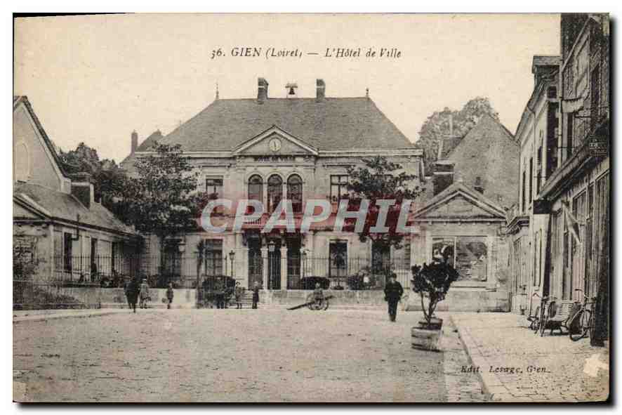 Gien (Loiret) — L'Hôtel de Ville — Edit. Lesage, Gien, n°36