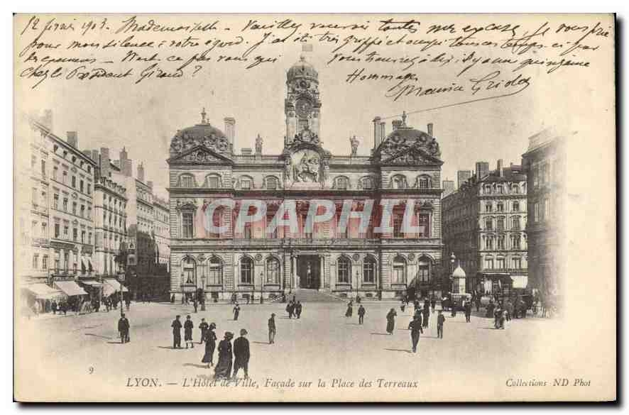 CPA Lyon Hotel de Ville Facade sur la Place des Terreaux