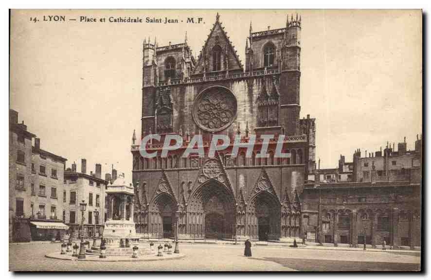CPA Lyon Place de la Cathedrale Saint Jean