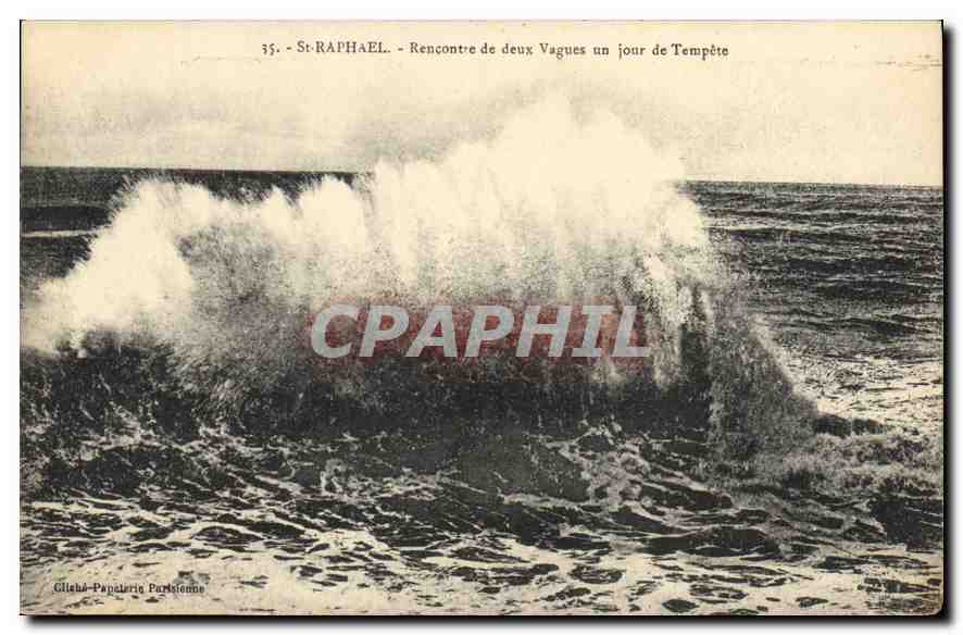 CPA Saint Raphael rencontre de deux Vagues un jour de Tempete 