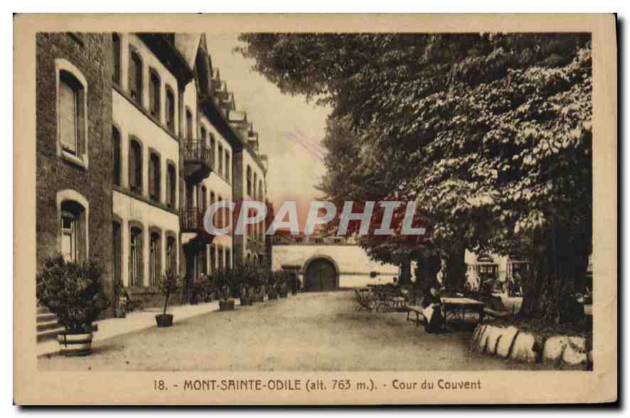 CPA Mont Sainte Odile cour du Couvent 