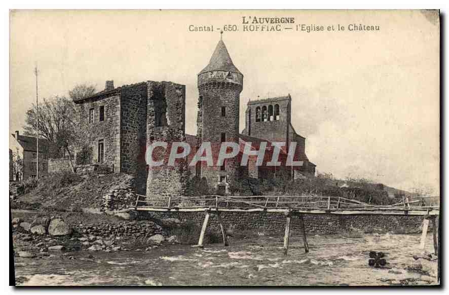 CPA L'Auvergne Cantal Roffiac l'eglise et le chateau 
