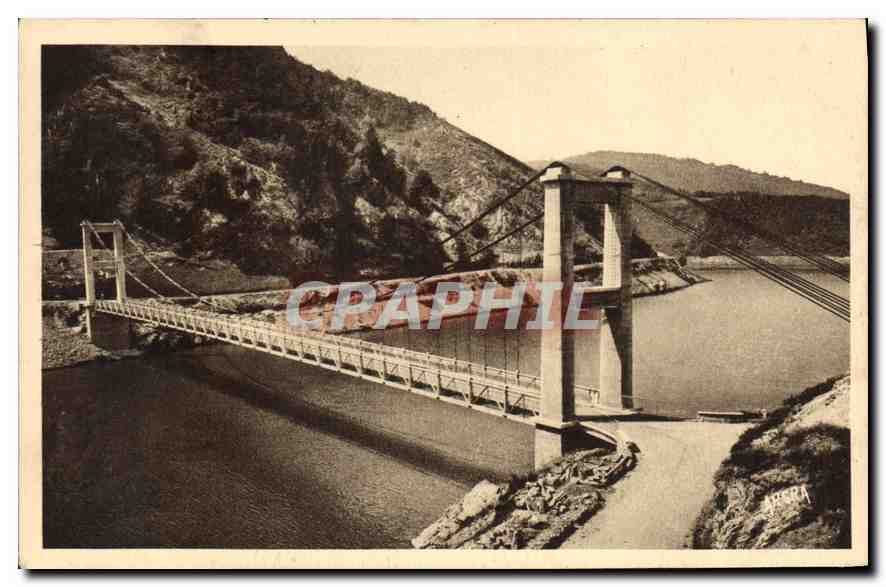 CPA Vallee de la Truyere Cantal Barrage de Sarrans le pont suspendu de Treboul sous lequel se trouve