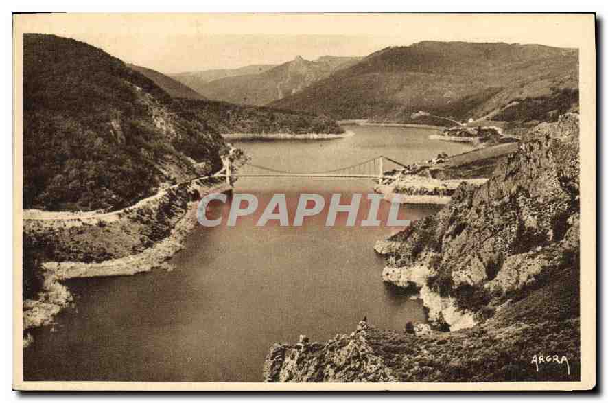 Vallée de la Trouère — Lac de Sarrans — Pont suspendu immergé et village gothique — ARGRA