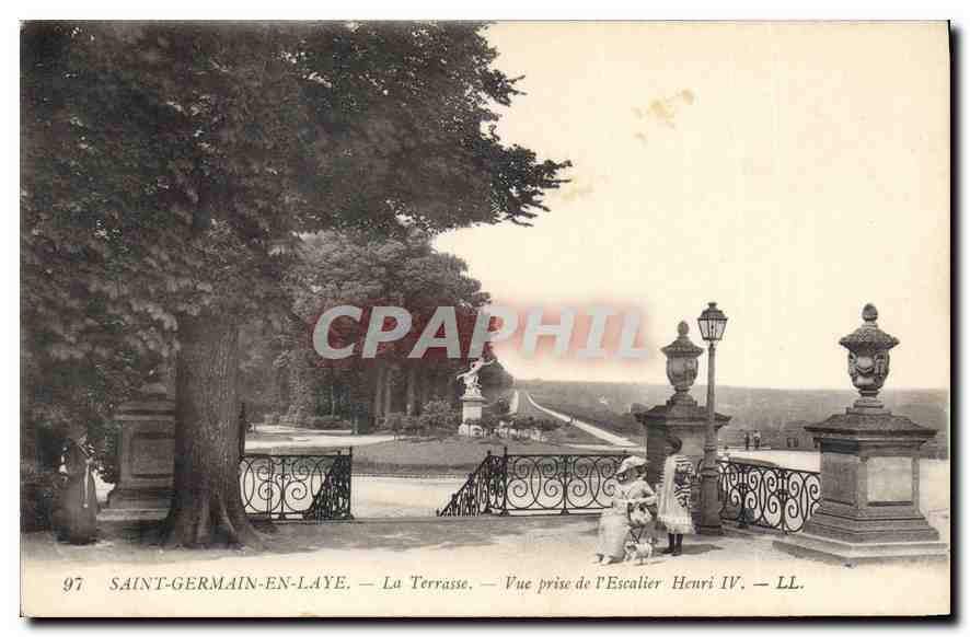 CPA Saint Germain en Laye a Terrasse Vue prise de l'Escalier Henri IV 