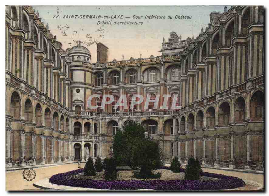 CPA Saint Germain en Laye Cour Interieure du Chateau 