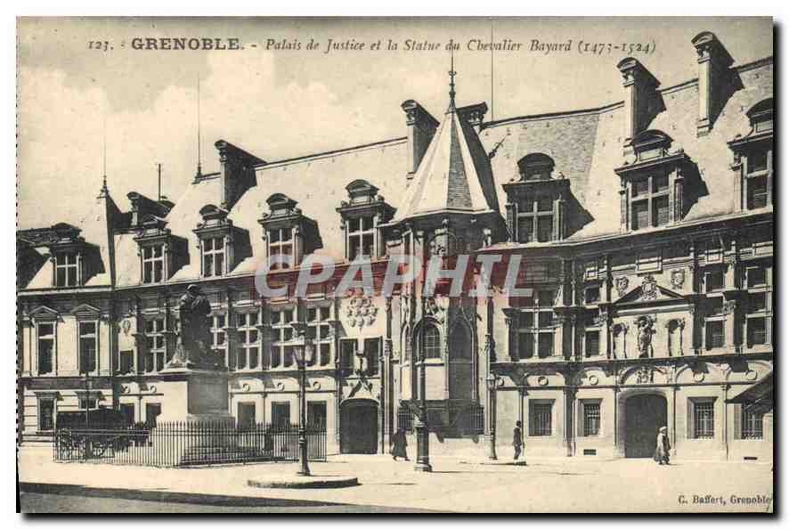 Grenoble - Palais de Justice et la Statue du Chevalier Bayard (1473-1524)