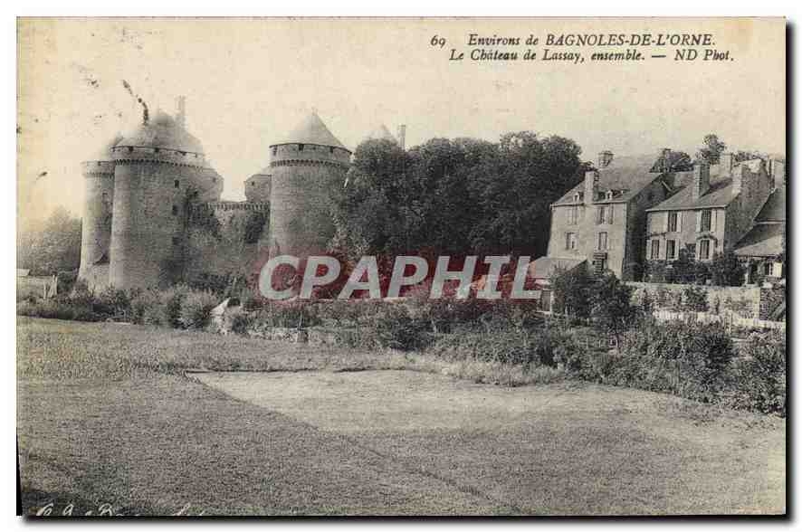 CPA Environs de Bagnoles de l'Orne Chateau de Lassay Ensemble 