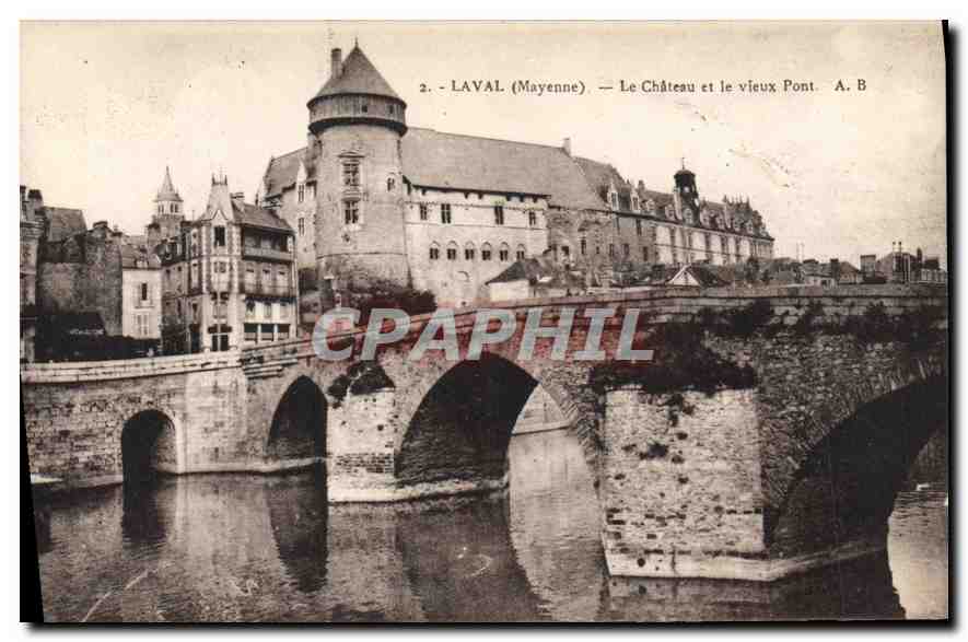 CPA Laval Mayenne le Chateau et le vieux Pont 