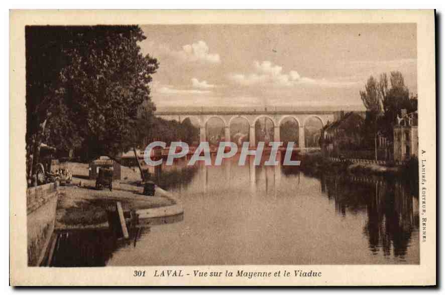 CPA Laval Vue sur la Mayenne et le Viaduc 