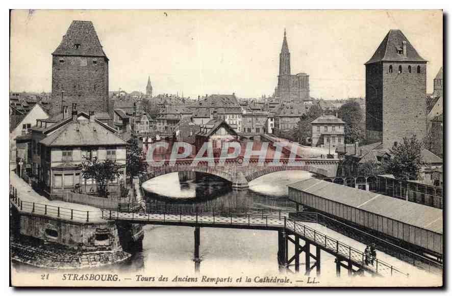 CPA Strasbourg Tours des Anciens Remparts et la Cathedrale 