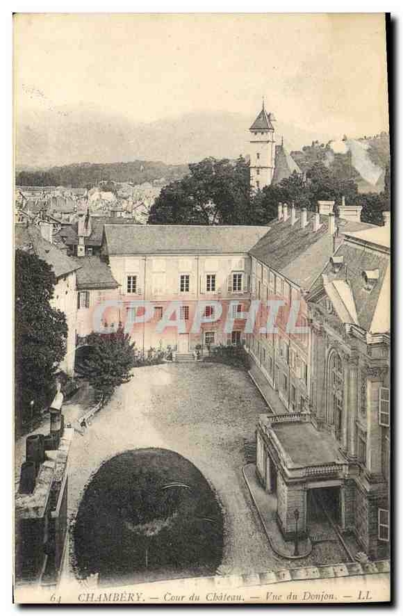 CPA Chambery Cour du chateau vue du Donjon 