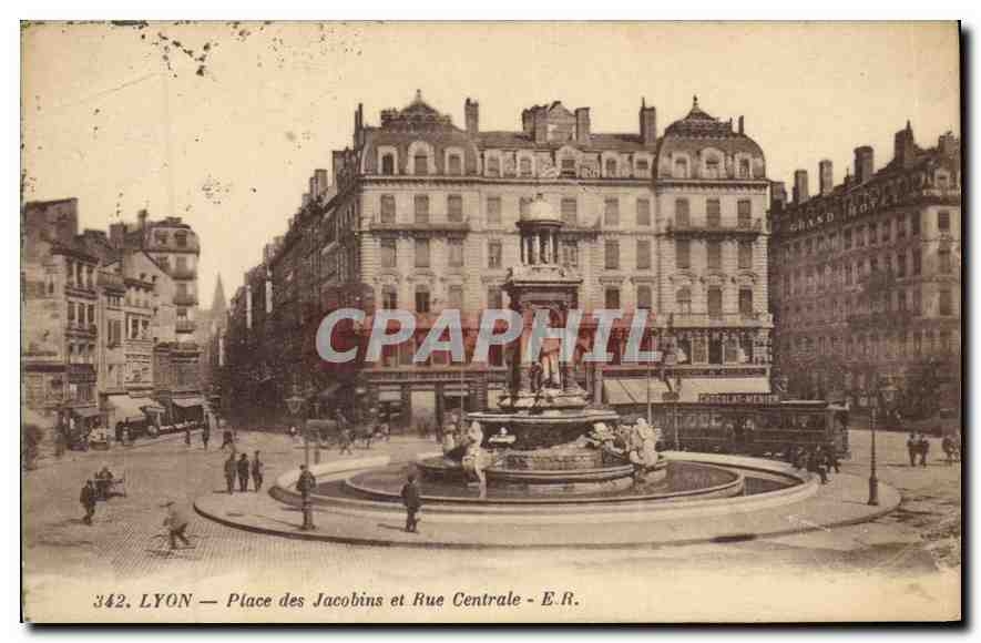 CPA Lyon place des Jacobins et rue centrale