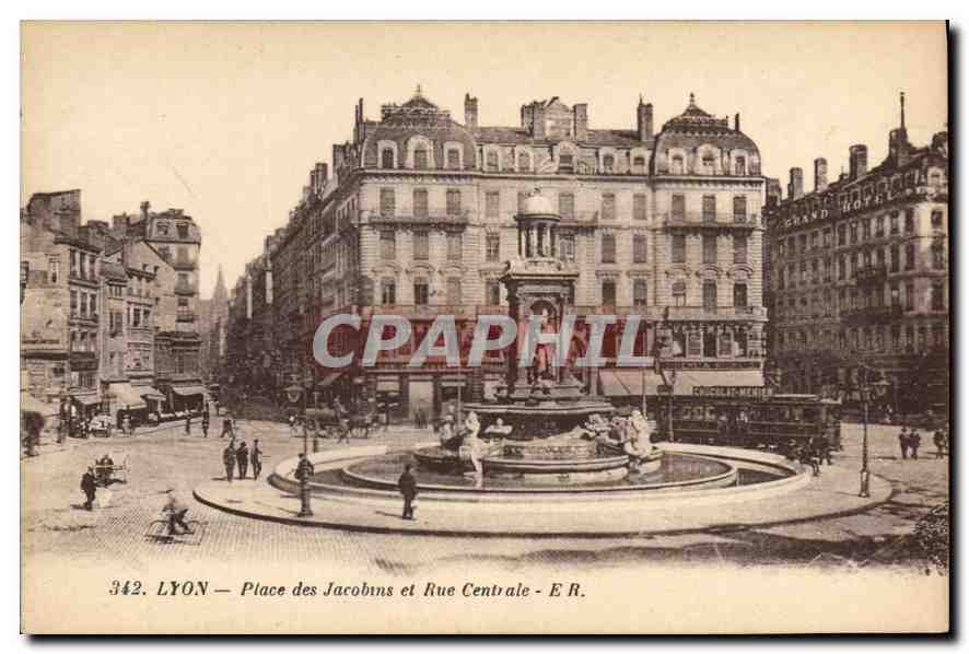 CPA Lyon Place des Jacobins et rue centrale 