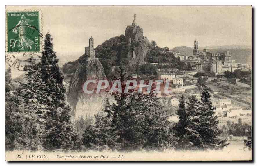 CPA Le Puy vue prise a travers les Pins 
