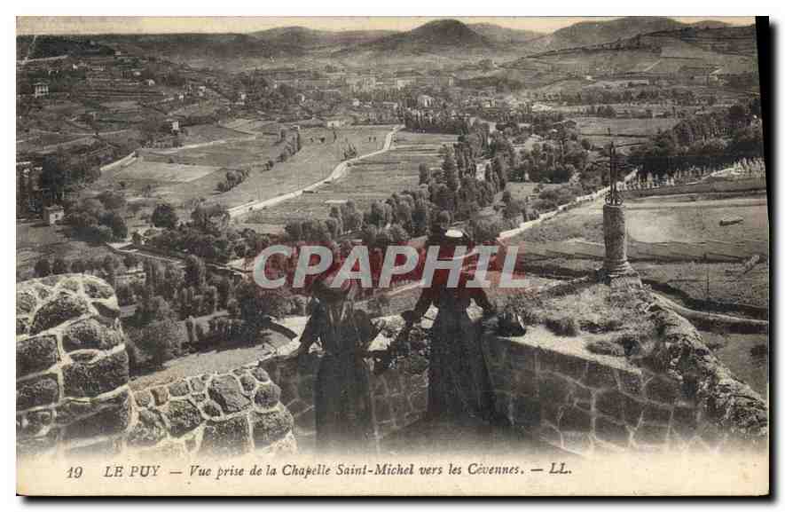 CPA Le Puy Vue prise de la Chapelle Saint Michel vers les Cevennes 