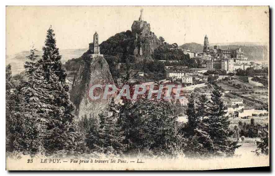 Le Puy — Vue prise à travers les Pins — LL