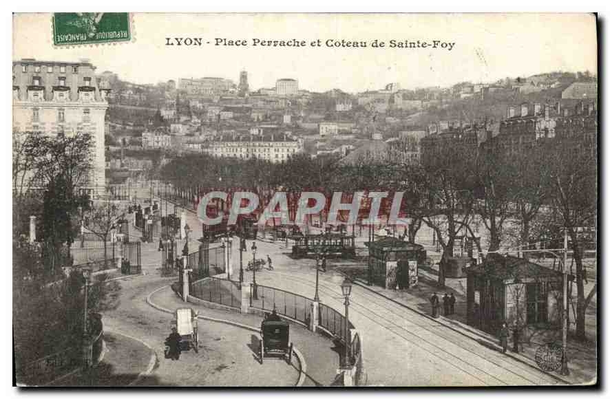 LYON - Place Perrache et Coteau de Sainte-Foy — éditeur non identifié, n° de série non visible