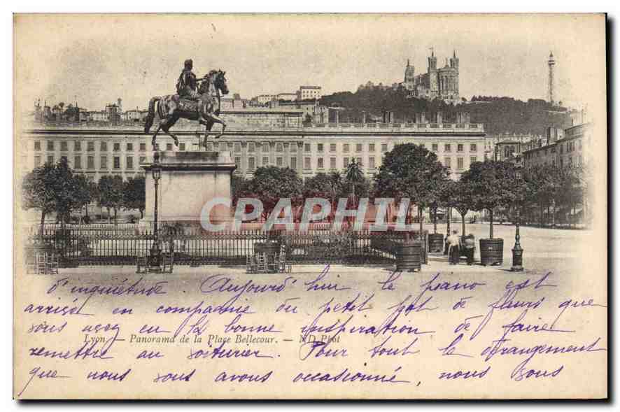 CPA Lyon Panorama de la Place Bellecour 