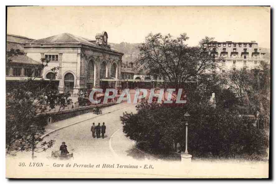 CPA Lyon Gare de Perrache et Hotel Terminus 