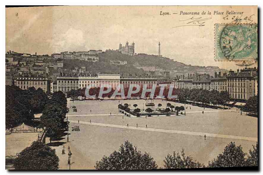 CPA Lyon Panorama de la Place Bellecour 
