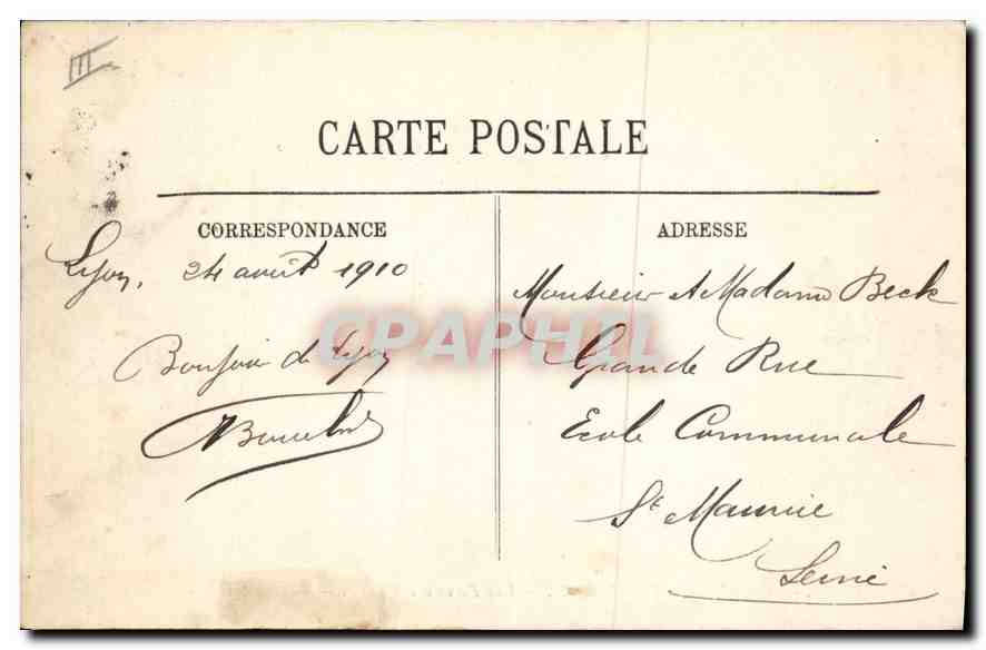 CPA Lyon Ensemble de la Place Bellecour Une Rue des Troupes Militaria — Verso