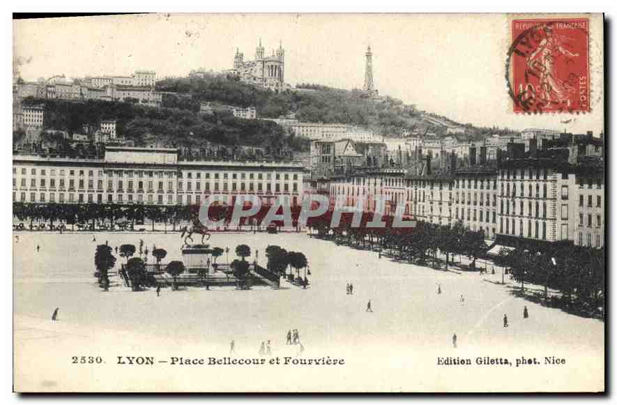 CPA Lyon Place Bellecour et Fourviere 