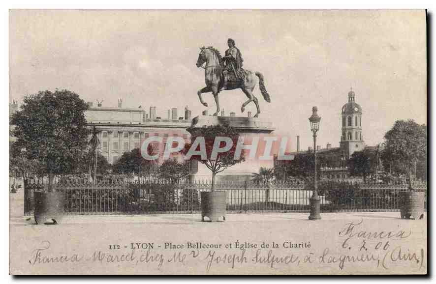 CPA Lyon Place Bellecour et Eglise de la Charite 