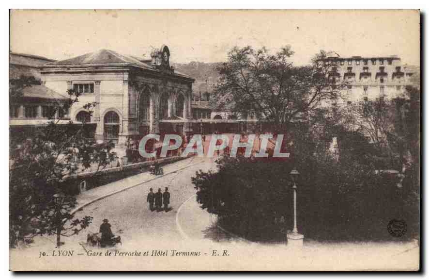 CPA Lyon Gare de Perrache et Hotel Terminus 