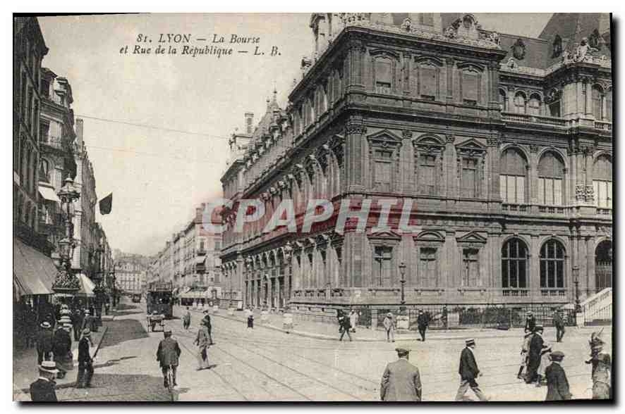 CPA Lyon La Bourse et Rue de la Republique 
