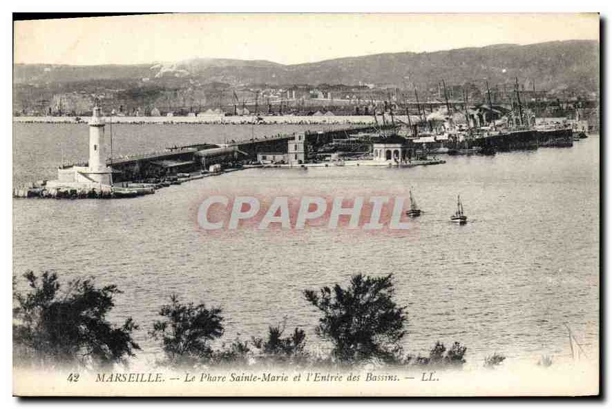 CPA Marseille Le Phare Sainte Marie et l'Entree des Bassins 