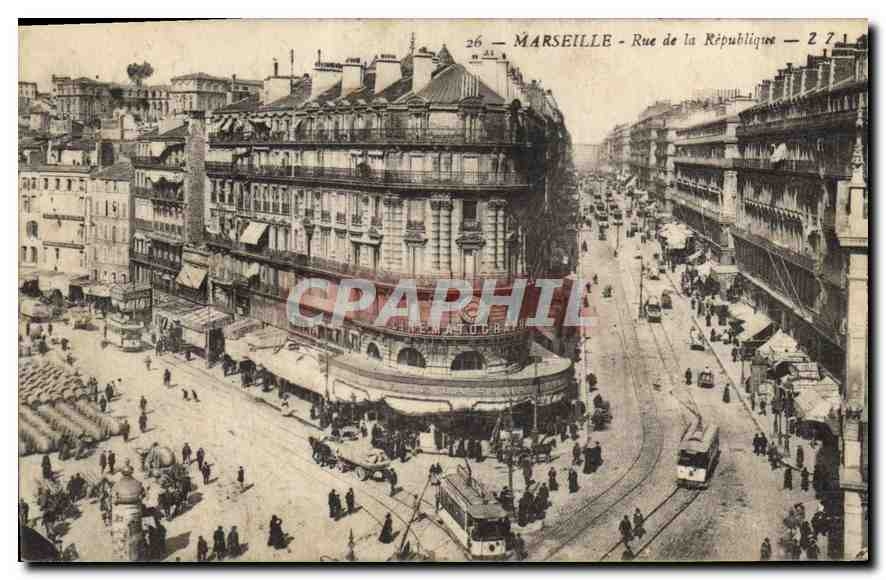 Marseille - Rue de la République — vue de l'angle avec tramway et piétons — éditeur Z71