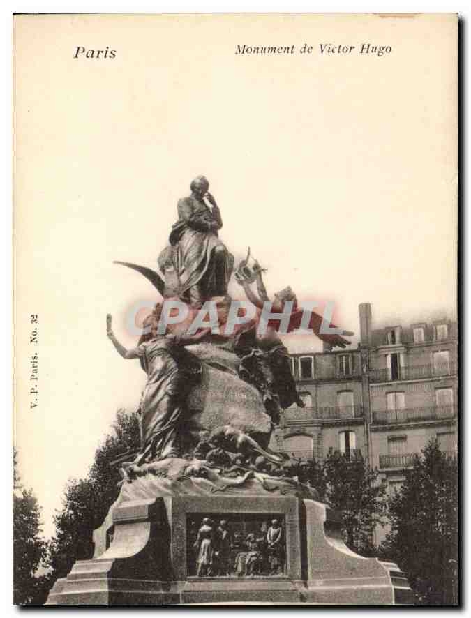 CPA Paris Monument de Victor Hugo 