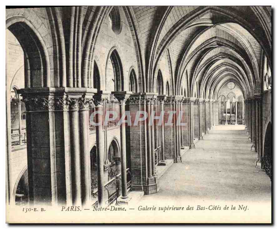 CPA Paris Notre Dame Galerie Superieure des Bas Cotes de la Nef 