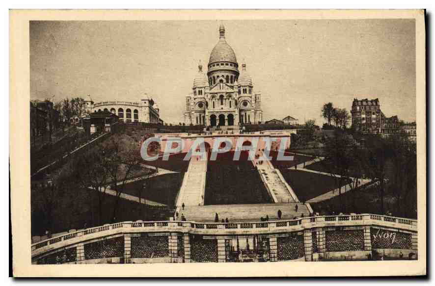 CPA Paris Vue generale du Sacre Coeur de Montmartre et l'Escalier Monumental 