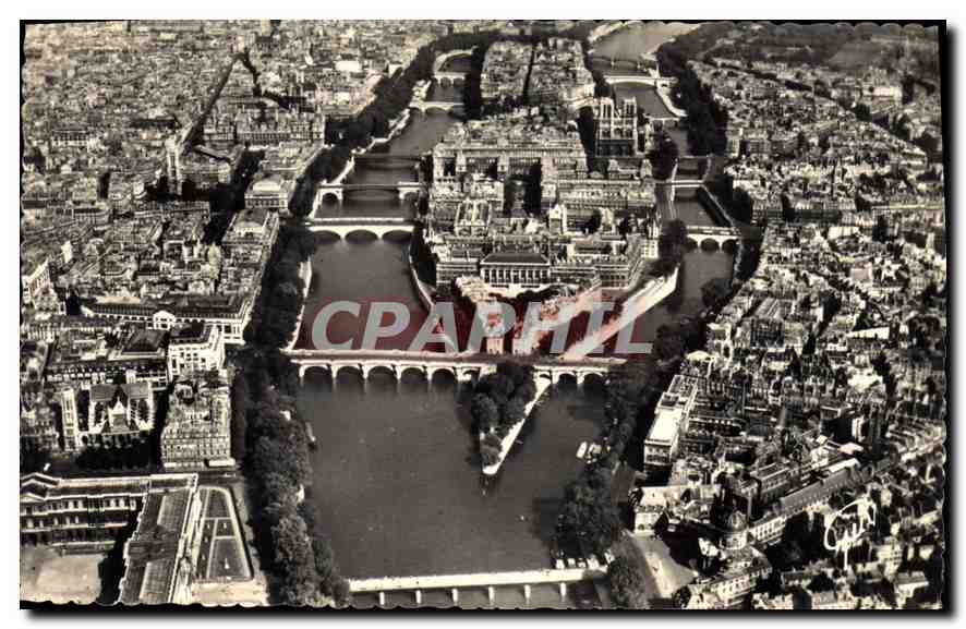 CPA L'ile de la Cite et la Cathedrale Notre Dame 