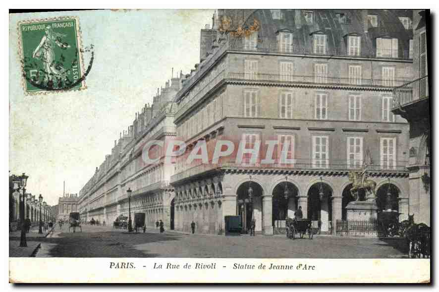 CPA Paris La rue de Rivoli Statue de Jeannne d'Arc 