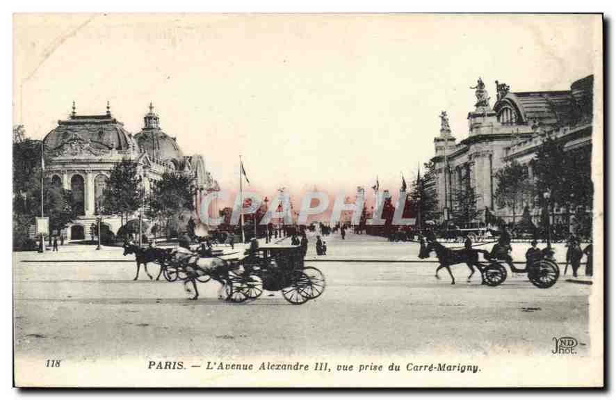 CPA Paris L'Avenue Alezandre III vue prise du Carre Marigny 