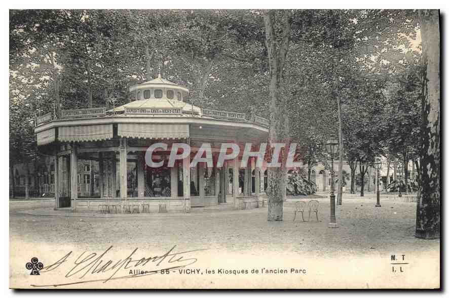 CPA Vichy les Kiosques de l'ancien Parc