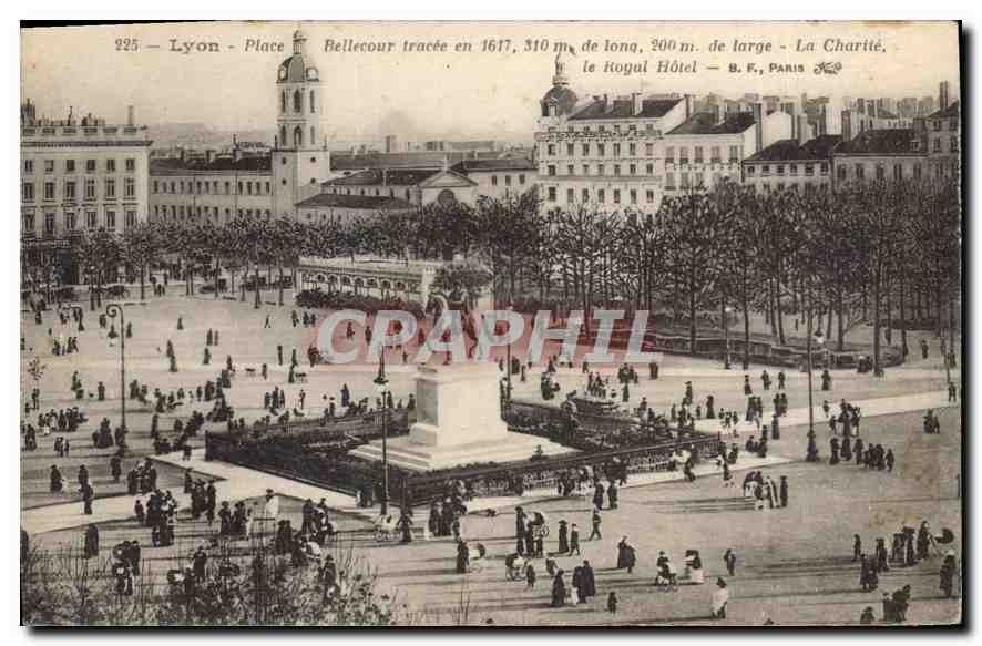 CPA Lyon Illustre Place des Cordeliers Palais de la Bourse 