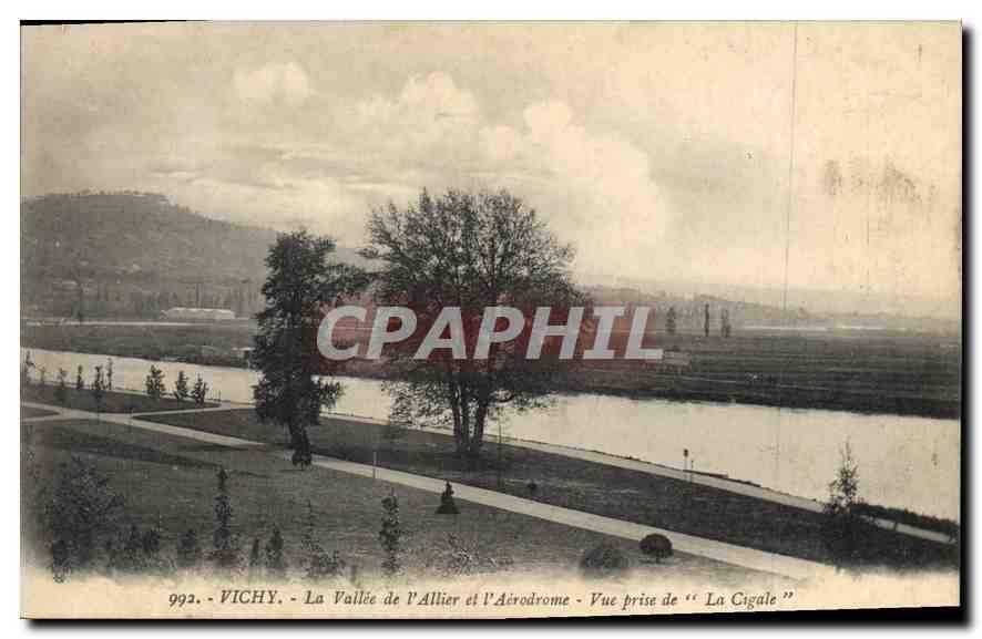 CPA Vichy La Valle de l'Allier et l'Aerodrome Vue prise de La Cigale 