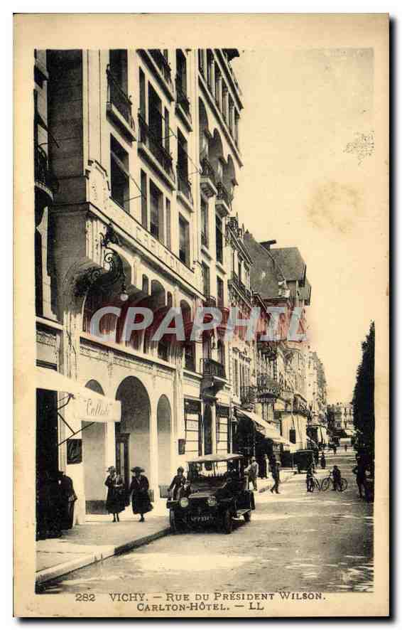 Vichy — Rue du Président Wilson — Carlton-Hôtel — LL