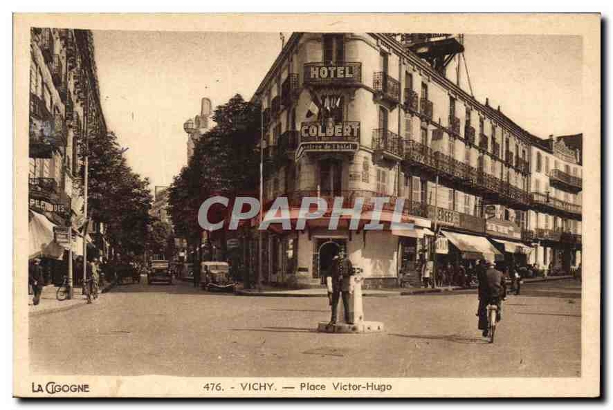 CPA Vichy Place Victor Hugo